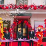 Ngài Dato' Tan Yang Thai - Đại sứ Đặc mệnh toàn quyền Malaysia tại Việt Nam thực hiện nghi thức cắt băng khánh thành cùng Ban lãnh đạo Gamuda Land Việt Nam. Ảnh: Gamuda